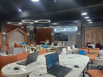 Musuh Tersembunyi di Balik Layar: Mengapa Pilihan Laptop Event Lancar Menentukan Reputasi Brand Anda