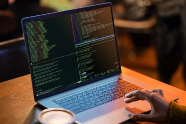 Sewa Laptop Untuk Kursus Coding Jadi Solusi Lonjakan Talenta IT