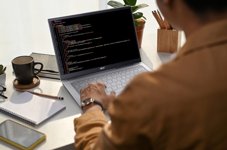 Read more about the article Setup Laptop Kantor 2026 untuk Perusahaan Startup dan Corporate