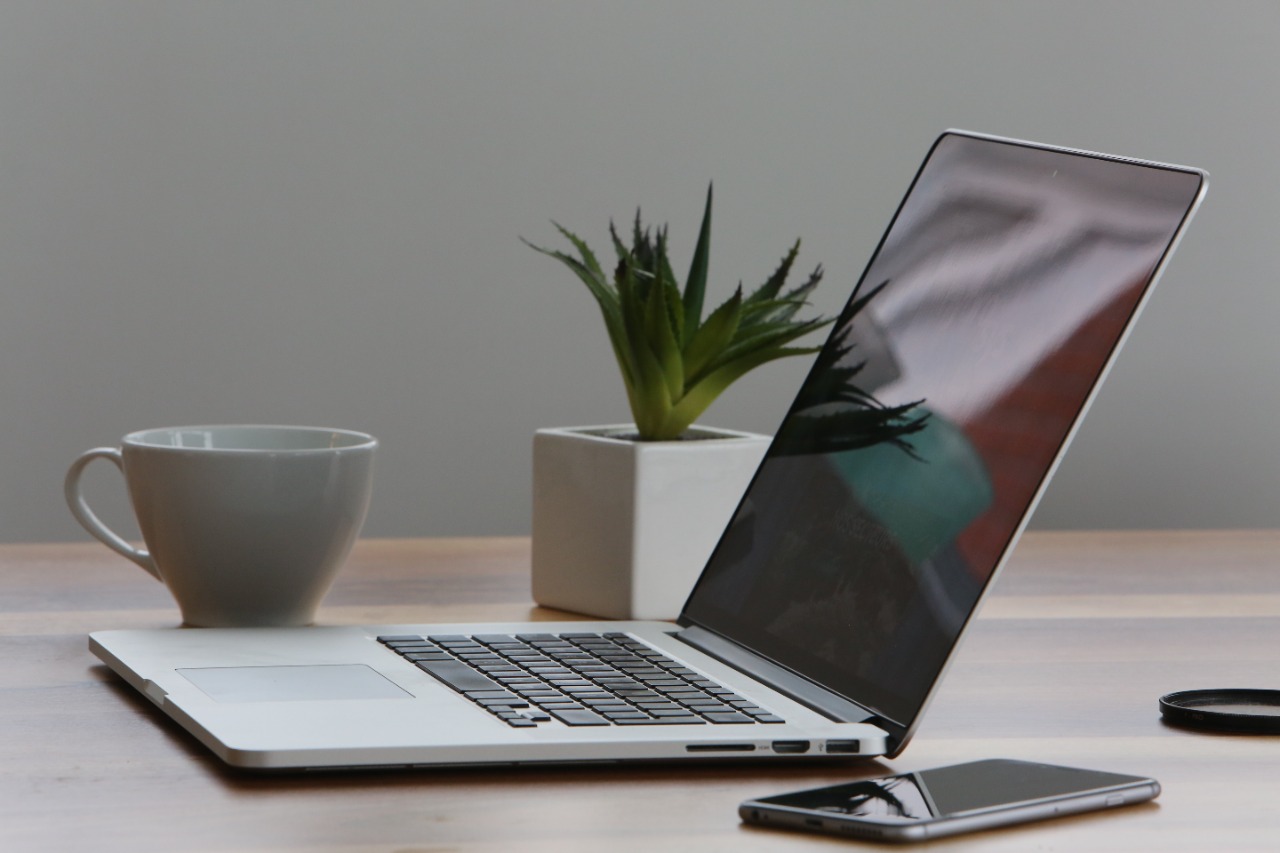 You are currently viewing Sewa Laptop Kerja Hybrid Harian dan Bulanan