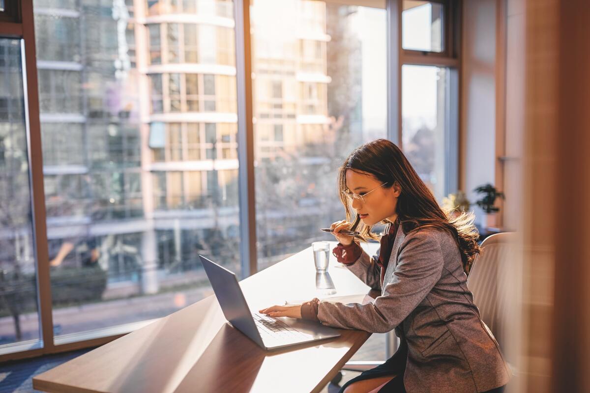 You are currently viewing Paket Bulanan Sewa Laptop Gedangan untuk Kantor