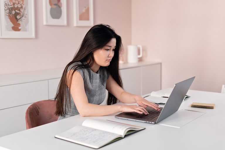 Read more about the article Sewa Laptop Jabon Harga Hemat Harian Bulanan