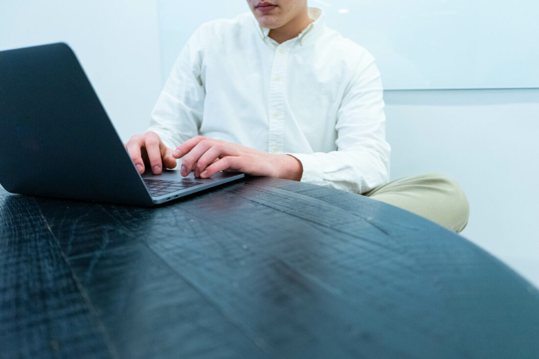You are currently viewing Sewa Laptop Tarik Sidoarjo Harga Bersahabat Harian Bulanan