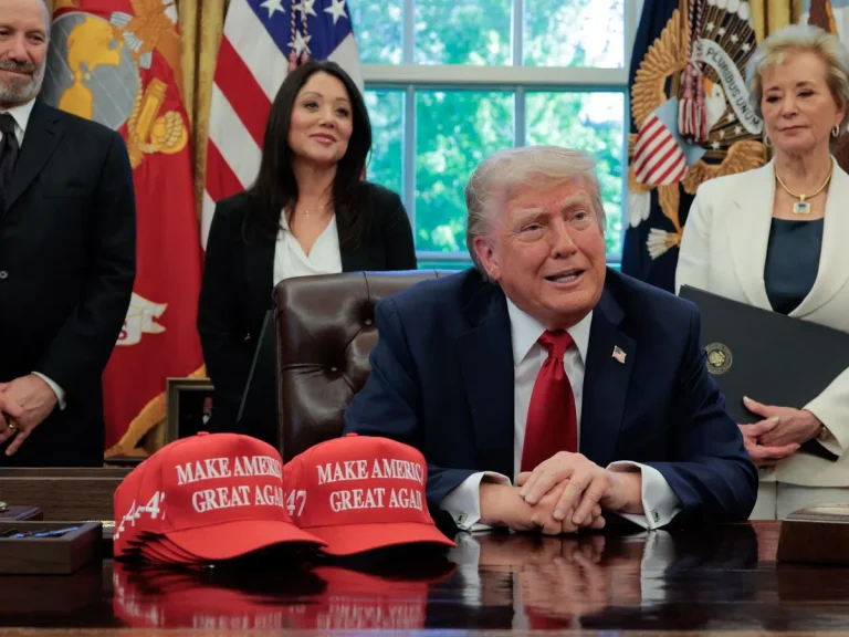 Read more about the article Trump Administration Lewatkan Deadline Kebijakan AI Federal