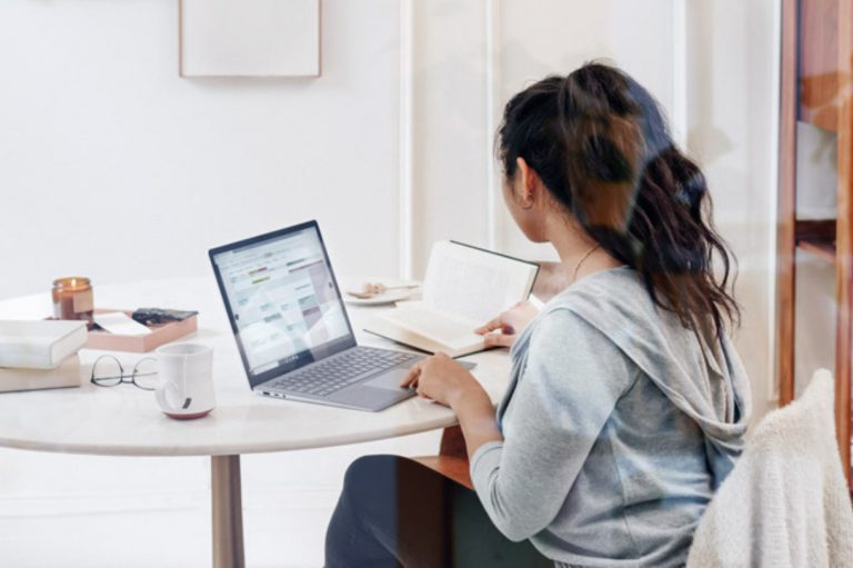 Read more about the article Belajar & Ujian Lebih Mudah dengan Sewa Laptop Gresik untuk Sekolah